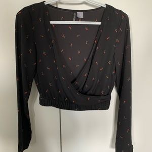 H&M Black Mid-Crop Polyester Long Sleeve Shirt (size 0)